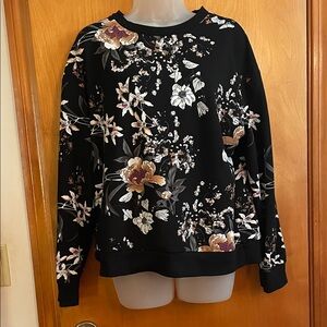 Black Floral Long Sleeve Tee - Women's Pullover